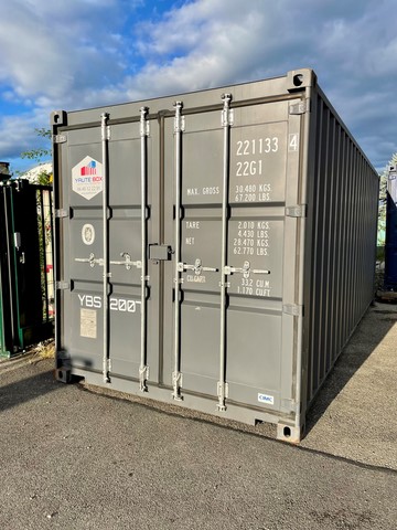 container stockage vue sur les portes gris foncé