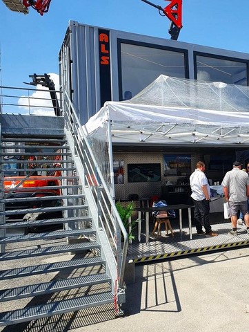 Container empilés sur un stand evenementiel ALS à la roche sur foron