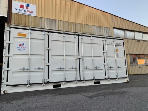 container open side ouvrant sur une face complete avec 4 portes de container blanche